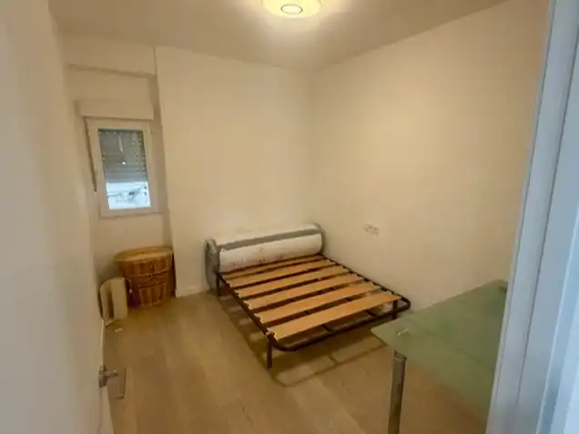 Flat for rent in Carrer del Pintor Maella, 11, La Creu del Grau Bedroom of Flat for rent in Valencia with Air Conditioner, Furnished and Balcony