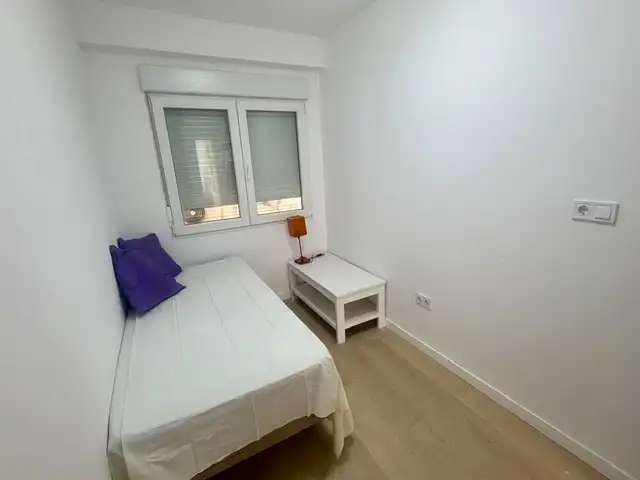 Flat for rent in Carrer del Pintor Maella, 11, La Creu del Grau Bedroom of Flat for rent in Valencia with Air Conditioner, Furnished and Balcony