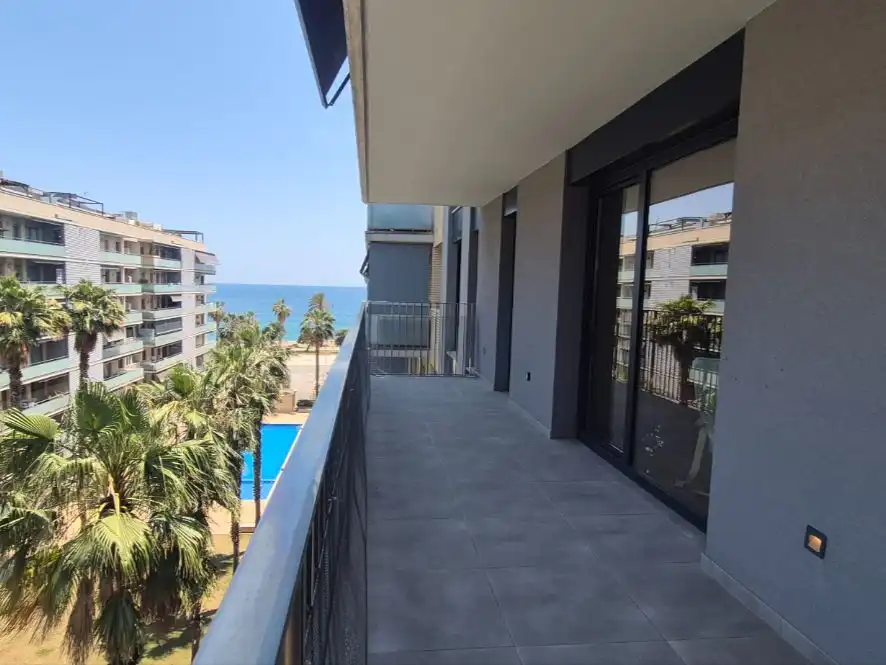 Piso en venta en Carrer de la Mar Egea, 8, Port Terraza de Piso en venta en Badalona con Aire acondicionado, Piscina y Balcón