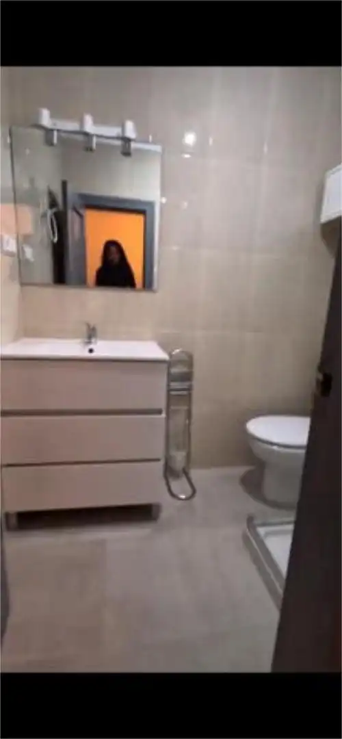 Piso en venta en Rabé de las Calzadas Baño de Piso en venta en Rabé de las Calzadas con Terraza, Trastero y Amueblado