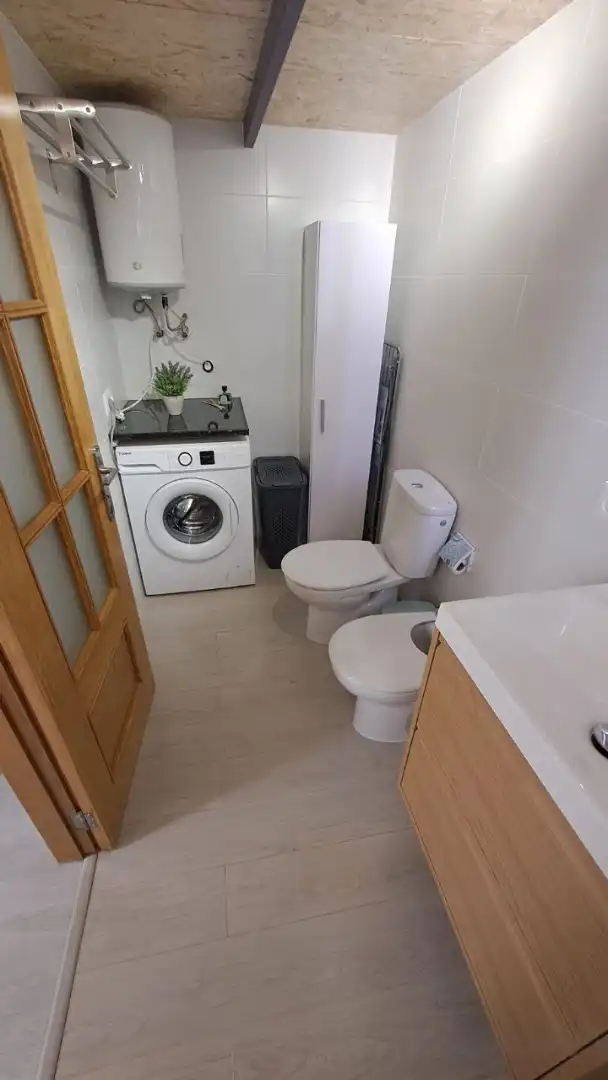 Baño de Estudio de alquiler en San Cristóbal de la Laguna con Parquet, Amueblado y Lavadora