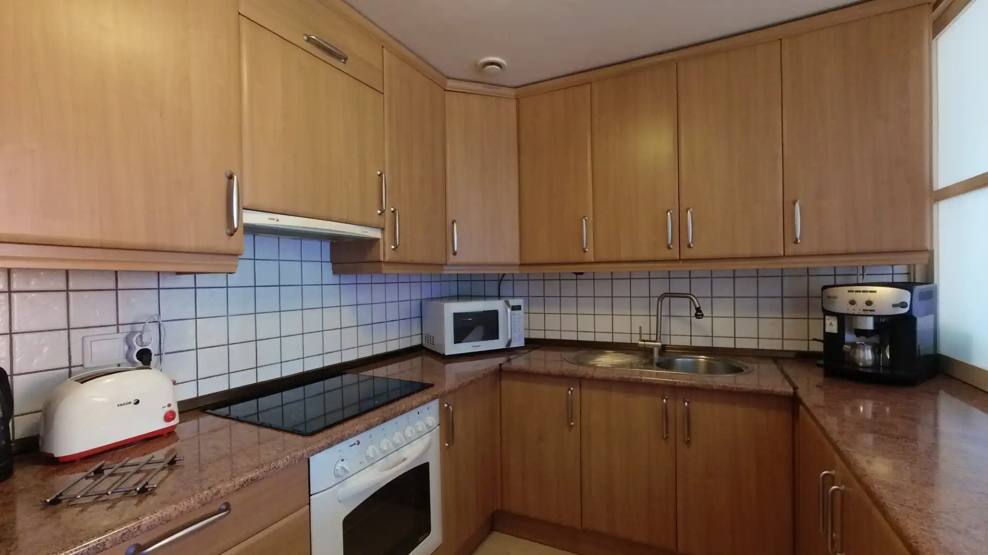 Piso en venta en Calle la Hondura, 15, Puerto de Santiago Cocina de Piso en venta en Santiago del Teide con Aire acondicionado, Terraza y Piscina
