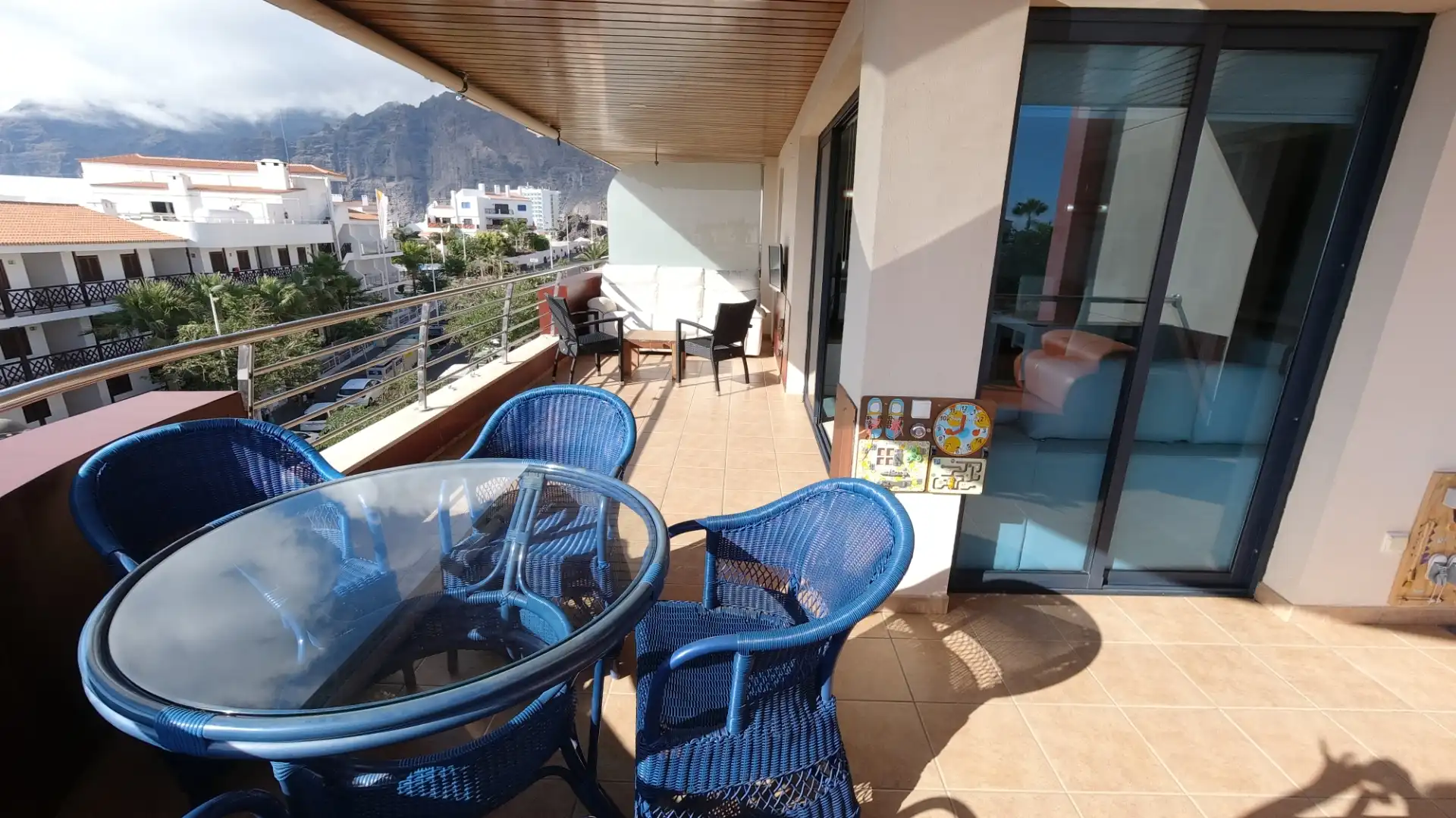 Piso en venta en Calle la Hondura, 15, Puerto de Santiago Terraza de Piso en venta en Santiago del Teide con Aire acondicionado, Terraza y Piscina