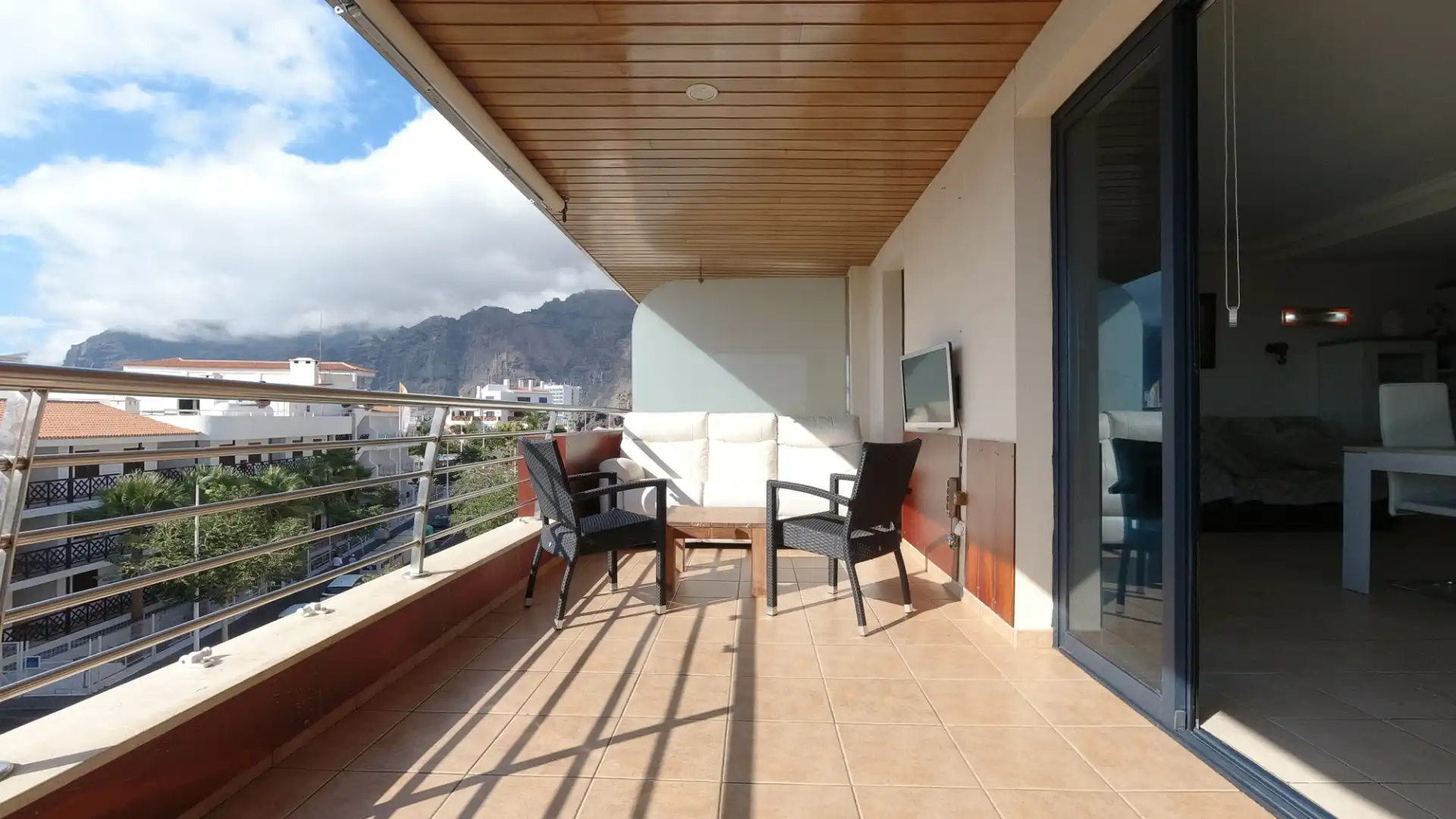 Piso en venta en Calle la Hondura, 15, Puerto de Santiago Terraza de Piso en venta en Santiago del Teide con Aire acondicionado, Terraza y Piscina