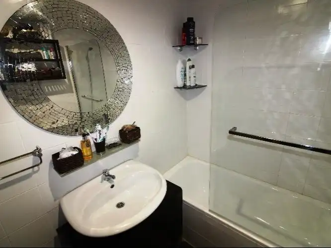 Flat for sale in Calle del Golfo de Salónica, 16, Apóstol Santiago Bathroom of Flat for sale in Madrid Capital