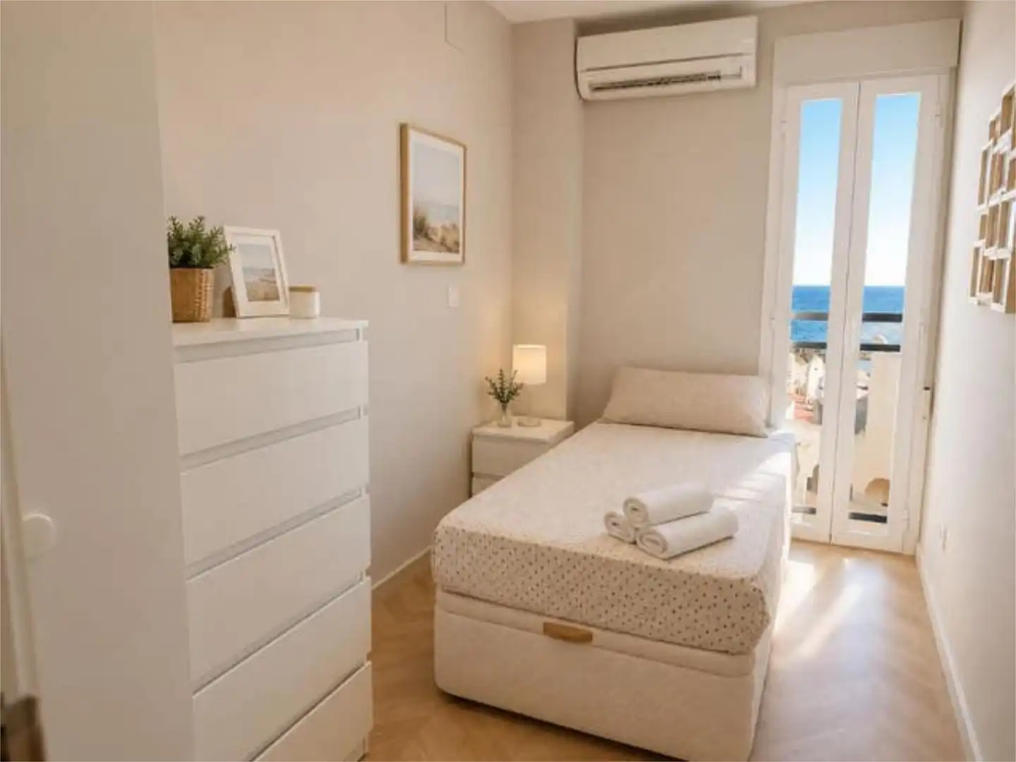 Bedroom of Flat for sale in El Campello  with Heating, Terrace and Furnished