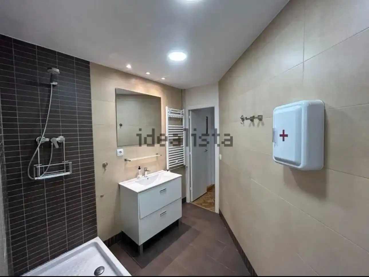 Wohnung zum Verkauf in Carrer de Calàbria, 60, Sant Antoni Badezimmer von Wohnung zum Verkauf in Barcelona Capital mit Klimaanlage, Terrasse und Balkon