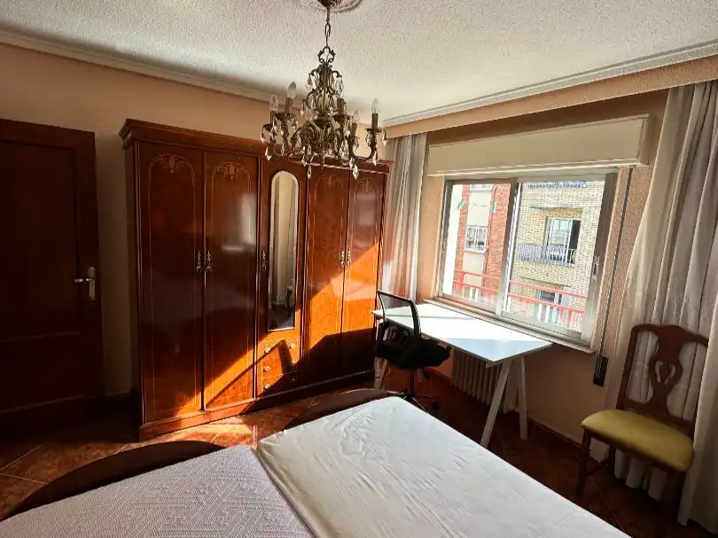 Flat for rent in Calle Cuarta, 10, San Bernardo Bedroom of Flat for rent in Salamanca with Heating, Furnished and Balcony