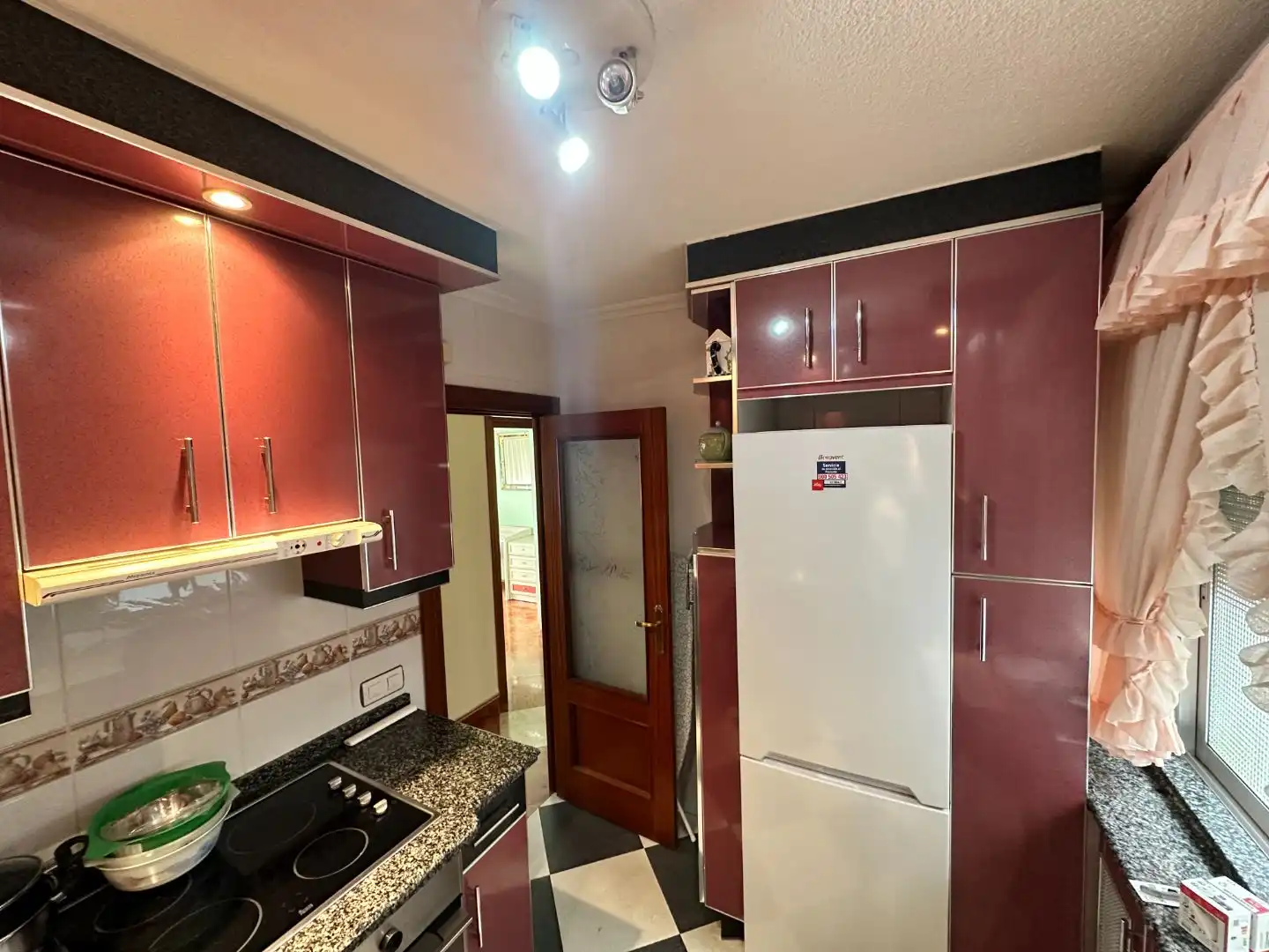 Flat for rent in Calle Cuarta, 10, San Bernardo Kitchen of Flat for rent in Salamanca with Heating, Furnished and Balcony