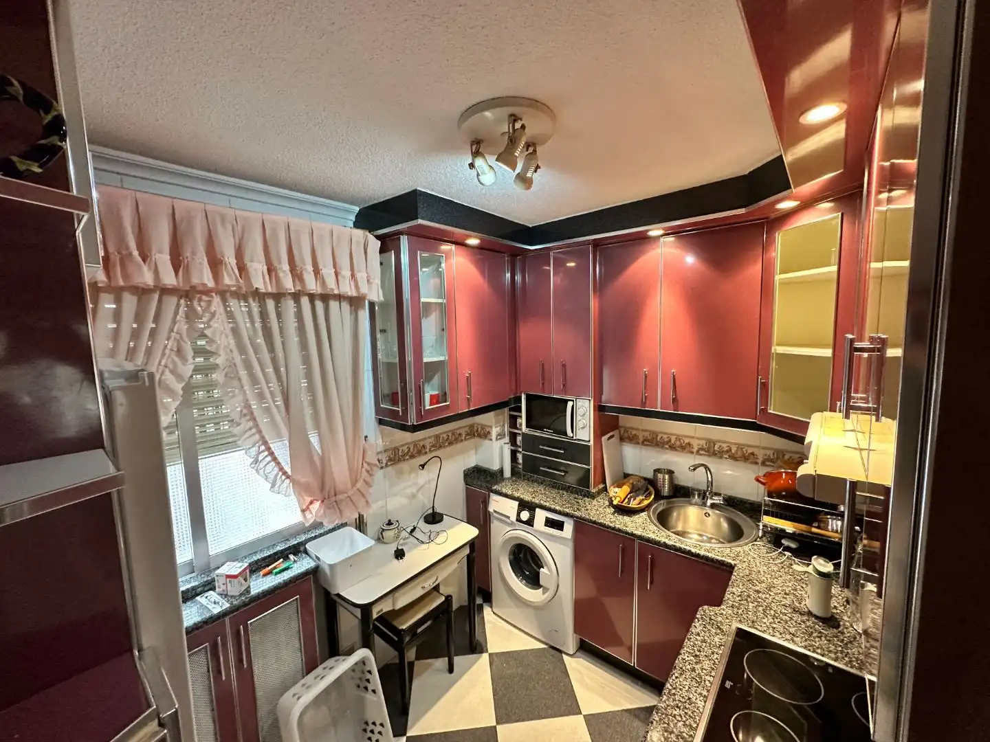 Flat for rent in Calle Cuarta, 10, San Bernardo Kitchen of Flat for rent in Salamanca with Heating, Furnished and Balcony
