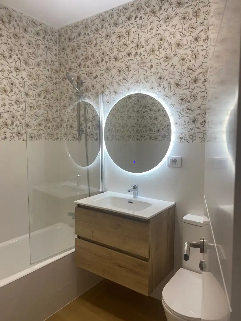 Baño de Piso en venta en Lugo con Calefacción, Parquet y Amueblado