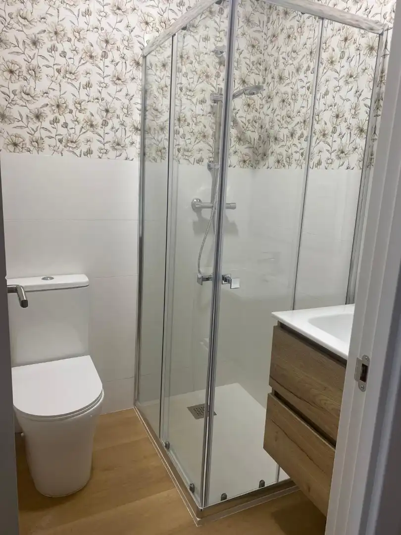 Baño de Piso en venta en Lugo con Calefacción, Parquet y Amueblado