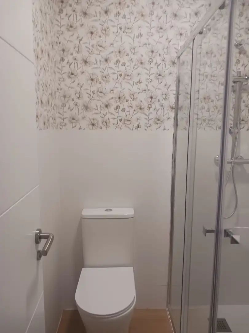 Baño de Piso en venta en Lugo con Calefacción, Parquet y Amueblado