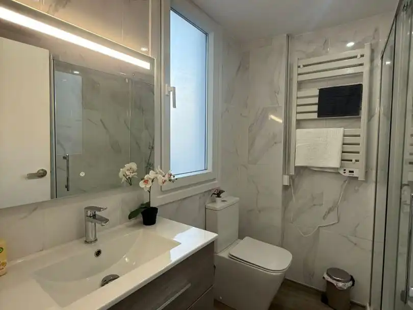 Room in Rua Río Eo, 24, Paradai Bathroom of Flat for share in Lugo with Heating, Parquet flooring and Terrace