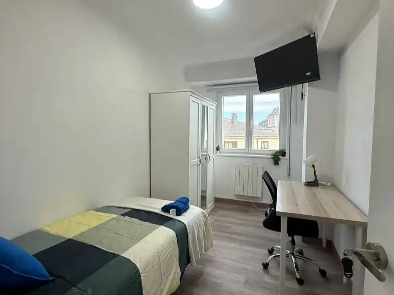 Room in Rua Río Eo, 24, Paradai Bedroom of Flat for share in Lugo with Heating, Parquet flooring and Terrace