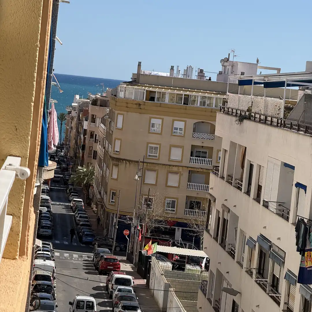 Pis de lloguer a Calle Almudena, 48, Avenida Habaneras - Curva de Palangre Vista exterior de Pis de lloguer en Torrevieja amb Aire condicionat, Calefacció i Moblat