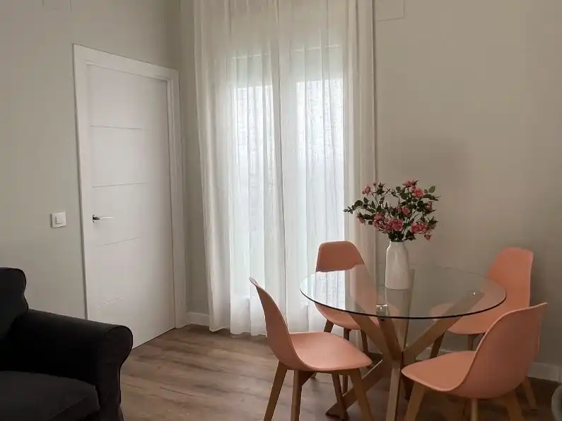 Piso de alquiler en Calle la Maya, 9, Pardaleras Comedor de Piso de alquiler en Badajoz con Aire acondicionado, Calefacción y Parquet