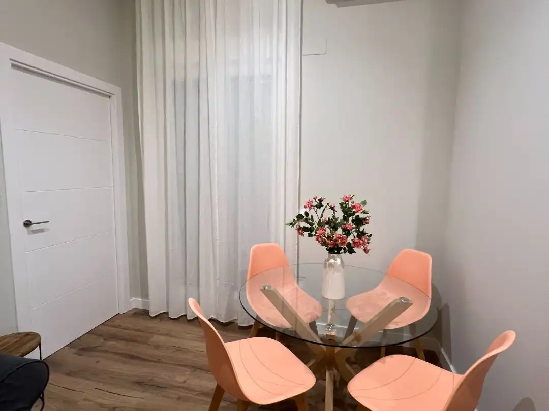 Piso de alquiler en Calle la Maya, 9, Pardaleras Comedor de Piso de alquiler en Badajoz con Aire acondicionado, Calefacción y Parquet