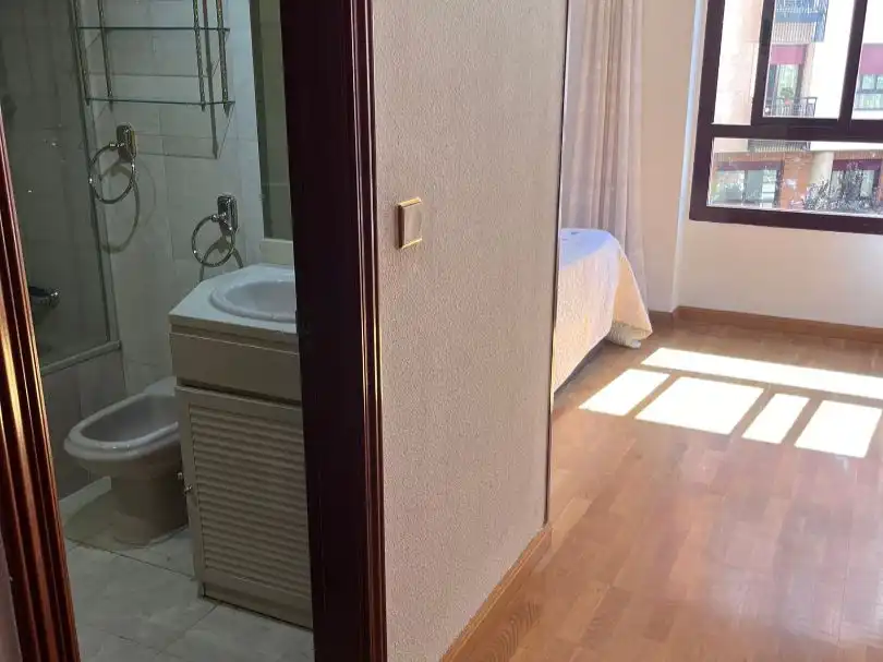 Bedroom of Flat for rent in Madrid  with Heating, Private garden and Parquet flooring