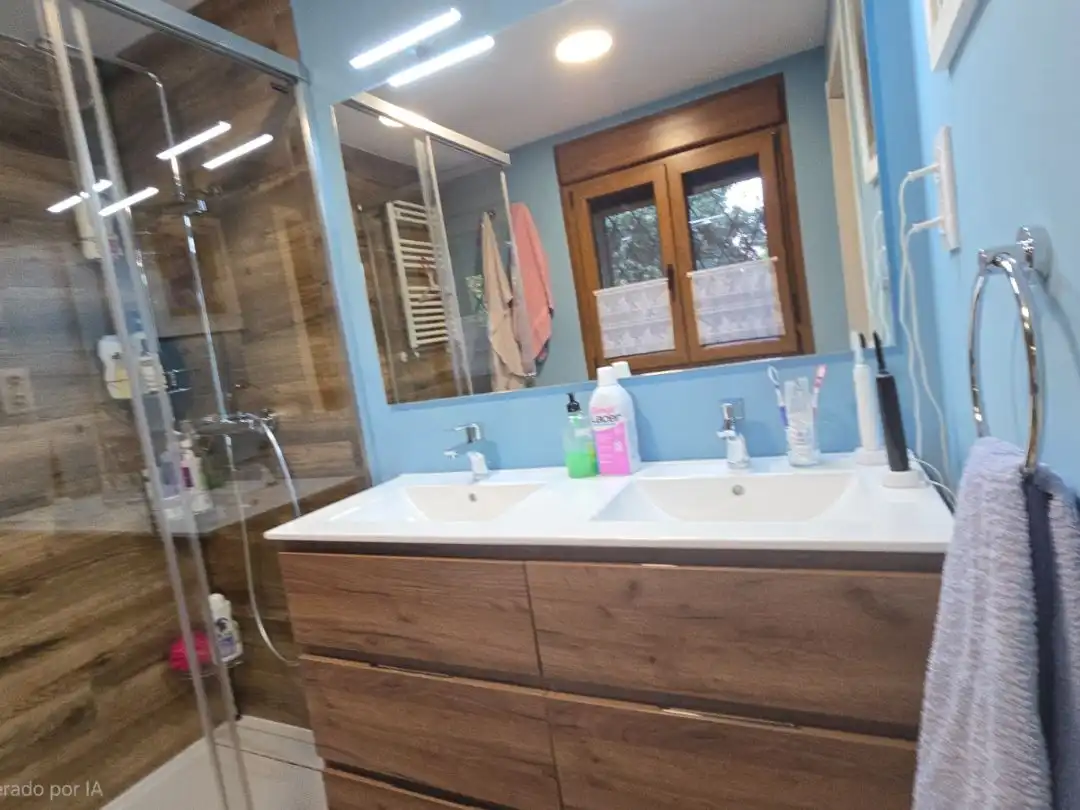 Casa o chalet en venta en San Crispín - La Estación Consorcio Baño de Casa o chalet en venta en Colmenar Viejo con Calefacción, Jardín privado y Terraza