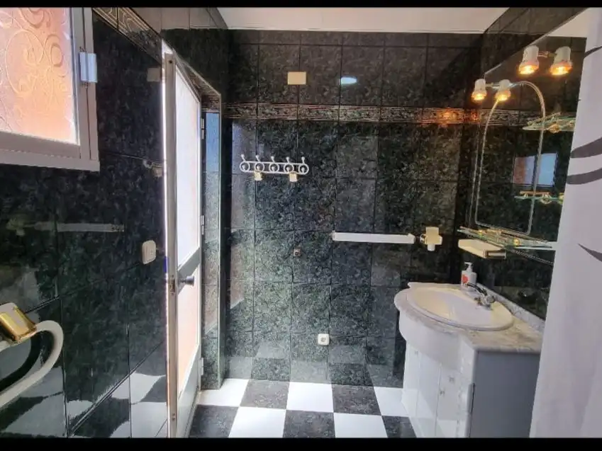 Casa adosada en venta en Calle Matadero, 3, Calañas Baño de Casa adosada en venta en Calañas