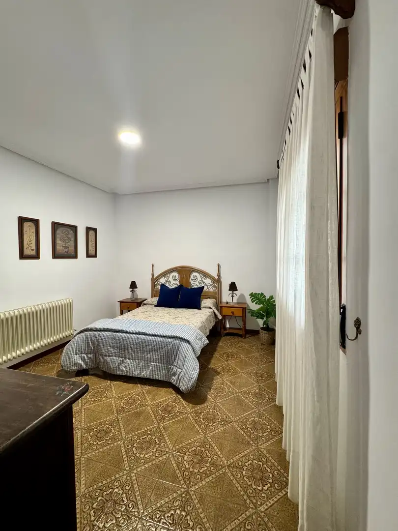Casa o chalet de alquiler en Calle Soria, Mondéjar Habitación de Casa o chalet de alquiler en Mondéjar con Aire acondicionado, Calefacción y Jardín privado