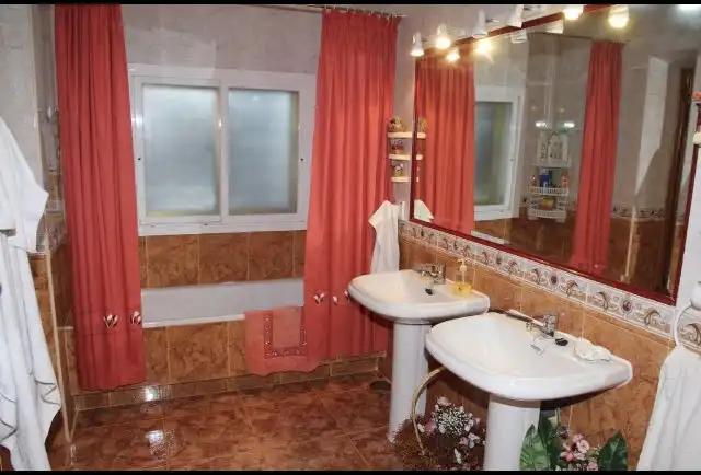 Houses for rent in Calle Soria, Mondéjar Bathroom of Houses for rent in Mondéjar with Air Conditioner, Heating and Private garden