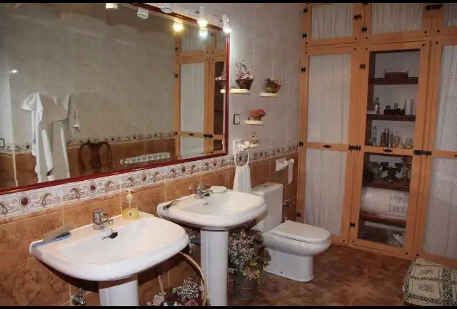 Houses for rent in Calle Soria, Mondéjar Bathroom of Houses for rent in Mondéjar with Air Conditioner, Heating and Private garden