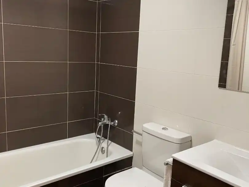 Baño de Piso de alquiler en Cedeira con Calefacción, Parquet y Amueblado