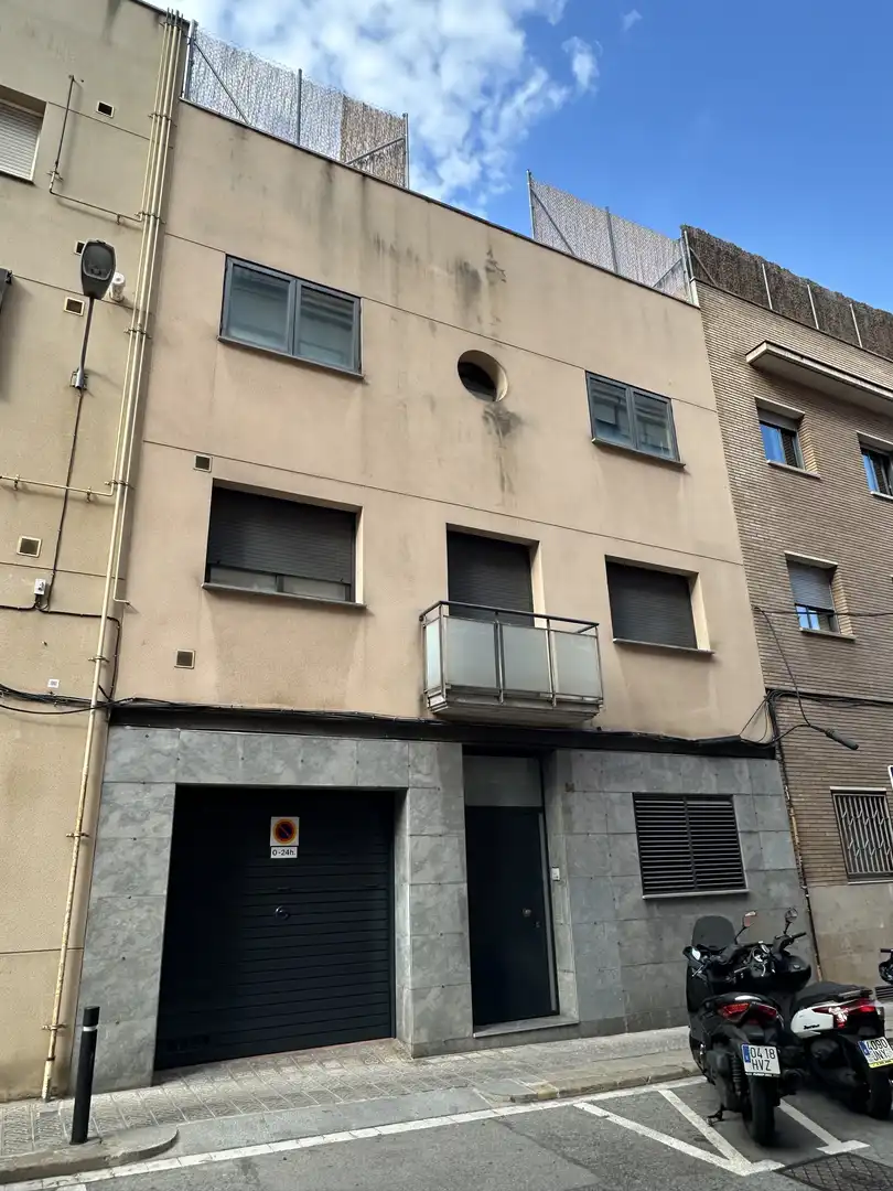 Casa o chalet en venta en Carrer de Bascònia, 3, Sant Andreu de Palomar Vista exterior de Casa o chalet en venta en Barcelona Capital con Aire acondicionado, Terraza y Balcón