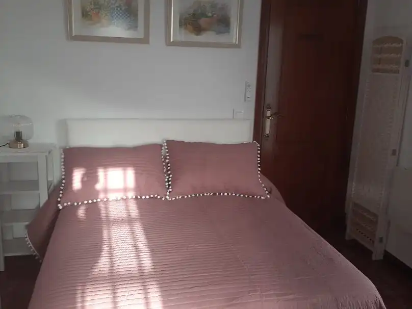 Dachboden zur Miete in Calle Rodríguez de Valcárcel, Prado del Rey Schlafzimmer von Dachboden zur Miete in Prado del Rey mit Klimaanlage, Heizung und Privatgarten