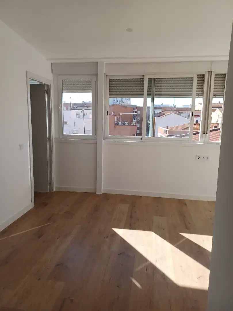 Pis de lloguer a Calle de la Sierra de los Filabres, 47, Numancia Dormitori de Pis de lloguer en Madrid amb Aire condicionat, Calefacció i Parquet