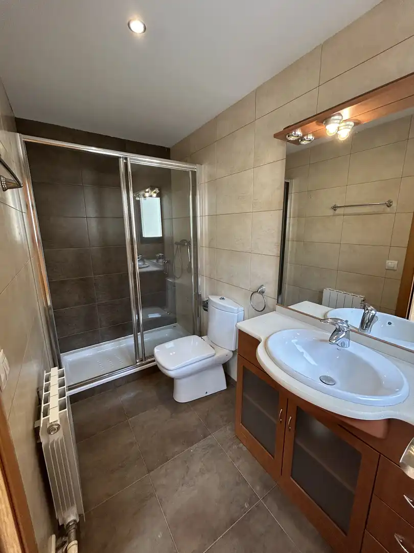 Dúplex en venta en Carrer Major, 109, Alcarràs Baño de Dúplex en venta en Alcarràs con Aire acondicionado, Calefacción y Parquet