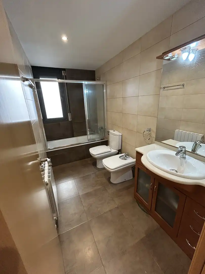 Dúplex en venta en Carrer Major, 109, Alcarràs Baño de Dúplex en venta en Alcarràs con Aire acondicionado, Calefacción y Parquet