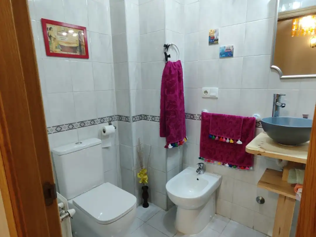 Dúplex en venta en Avenida Monsacro, 6, Morcín Baño de Dúplex en venta en Morcín con Calefacción, Jardín privado y Parquet