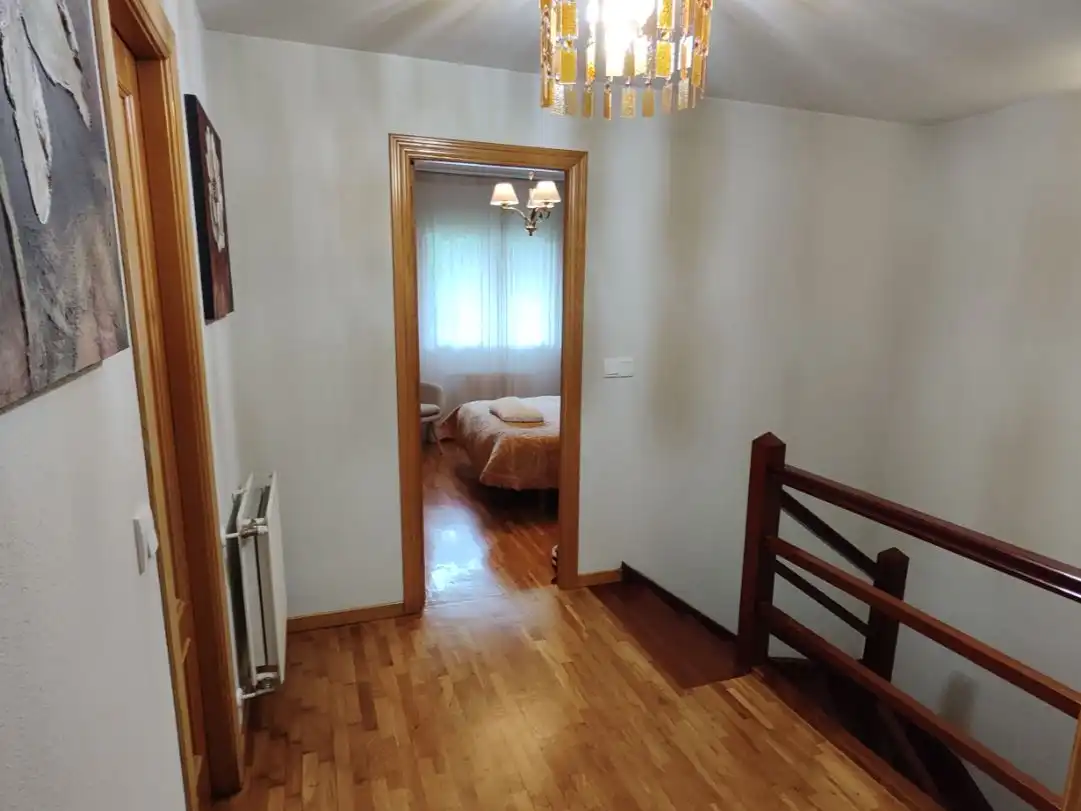 Dúplex en venta en Avenida Monsacro, 6, Morcín Dúplex en venta en Morcín con Calefacción, Jardín privado y Parquet
