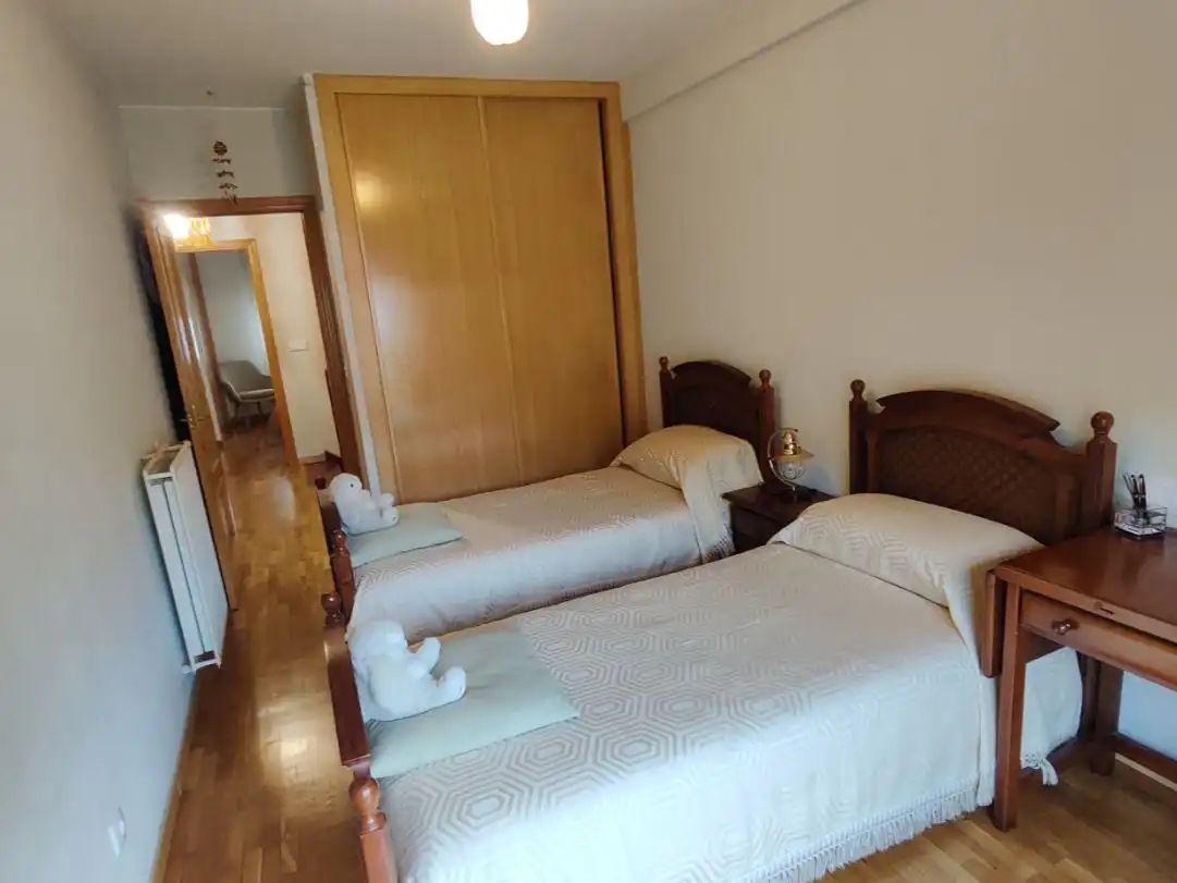 Dúplex en venta en Avenida Monsacro, 6, Morcín Habitación de Dúplex en venta en Morcín con Calefacción, Jardín privado y Parquet