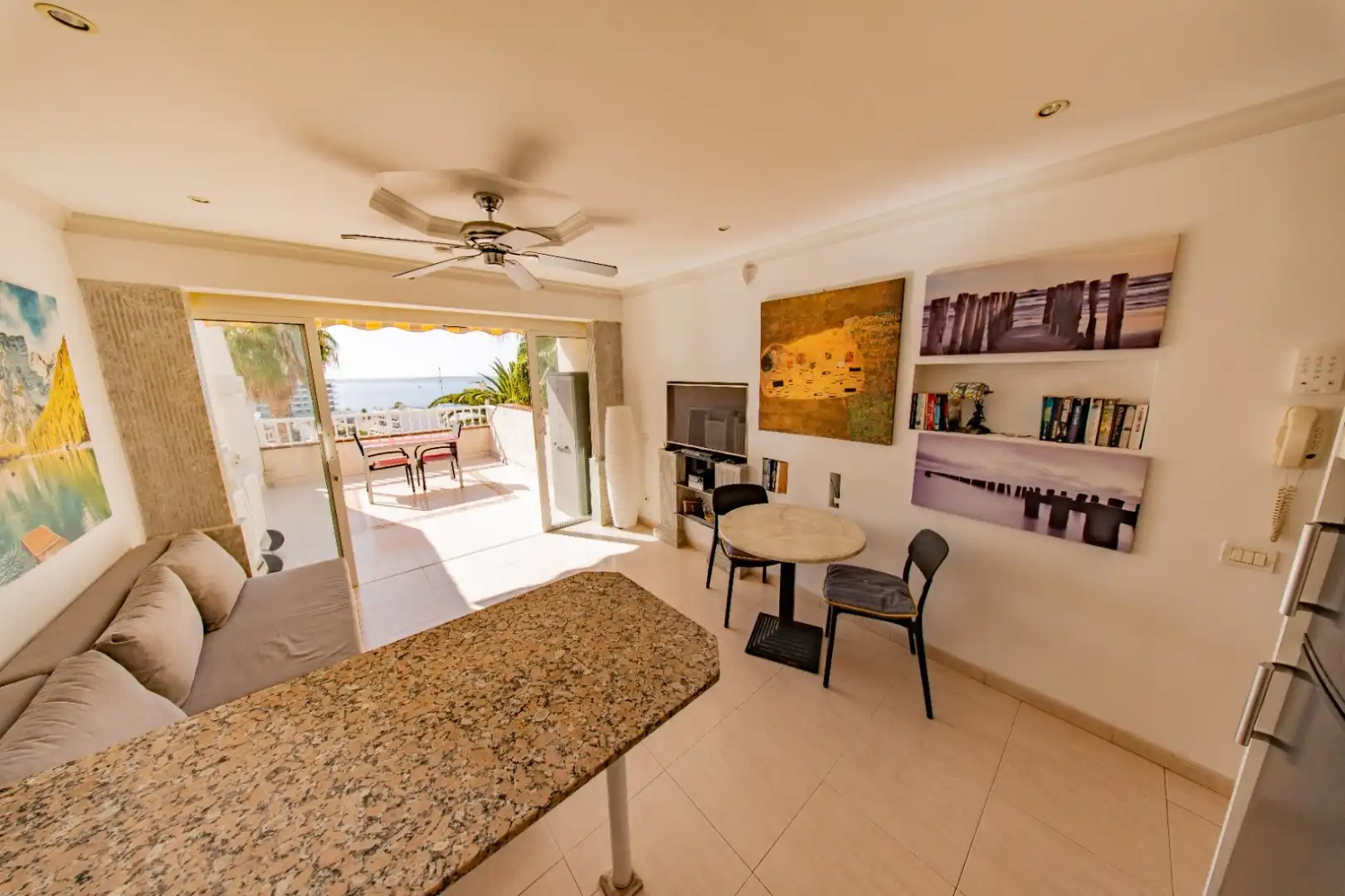 Sala de estar de Apartamento en venta en Santiago del Teide con Terraza y Balcón