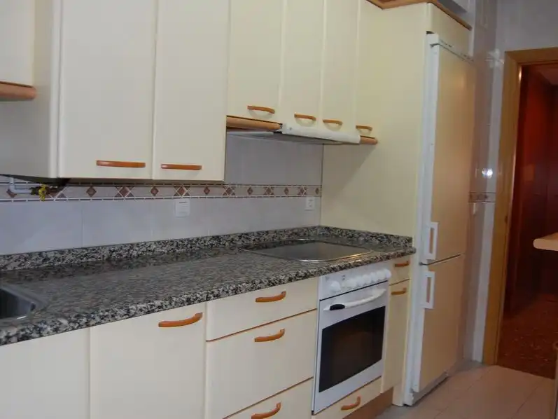 Cocina de Piso de alquiler en Zaragoza con Calefacción, Terraza y Amueblado