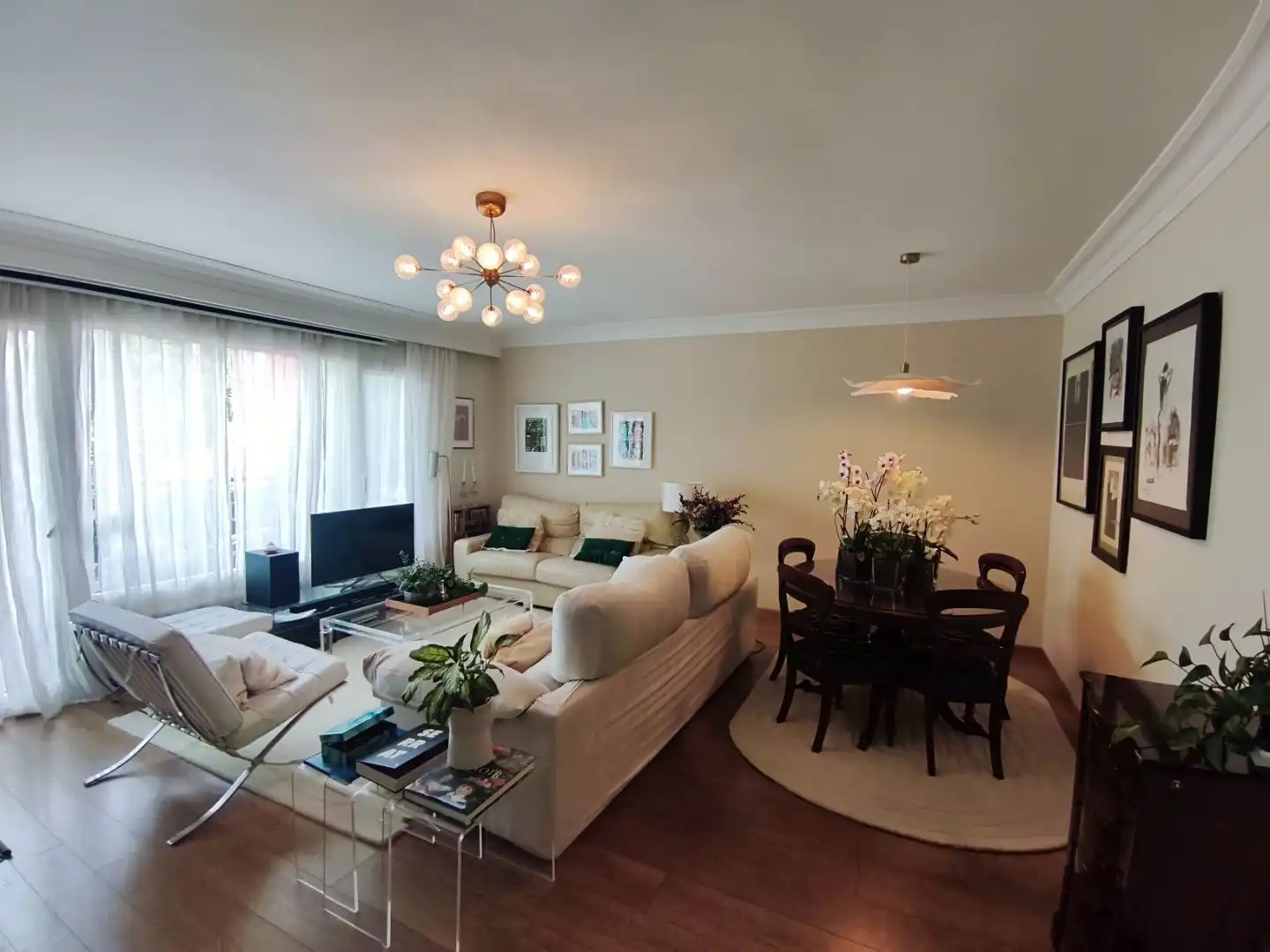 Casa o xalet en venda a Calle de José Fentanes, 83, Ciudad Universitaria Sala d'estar de Casa o xalet en venda en Madrid amb Calefacció, Parquet i Traster