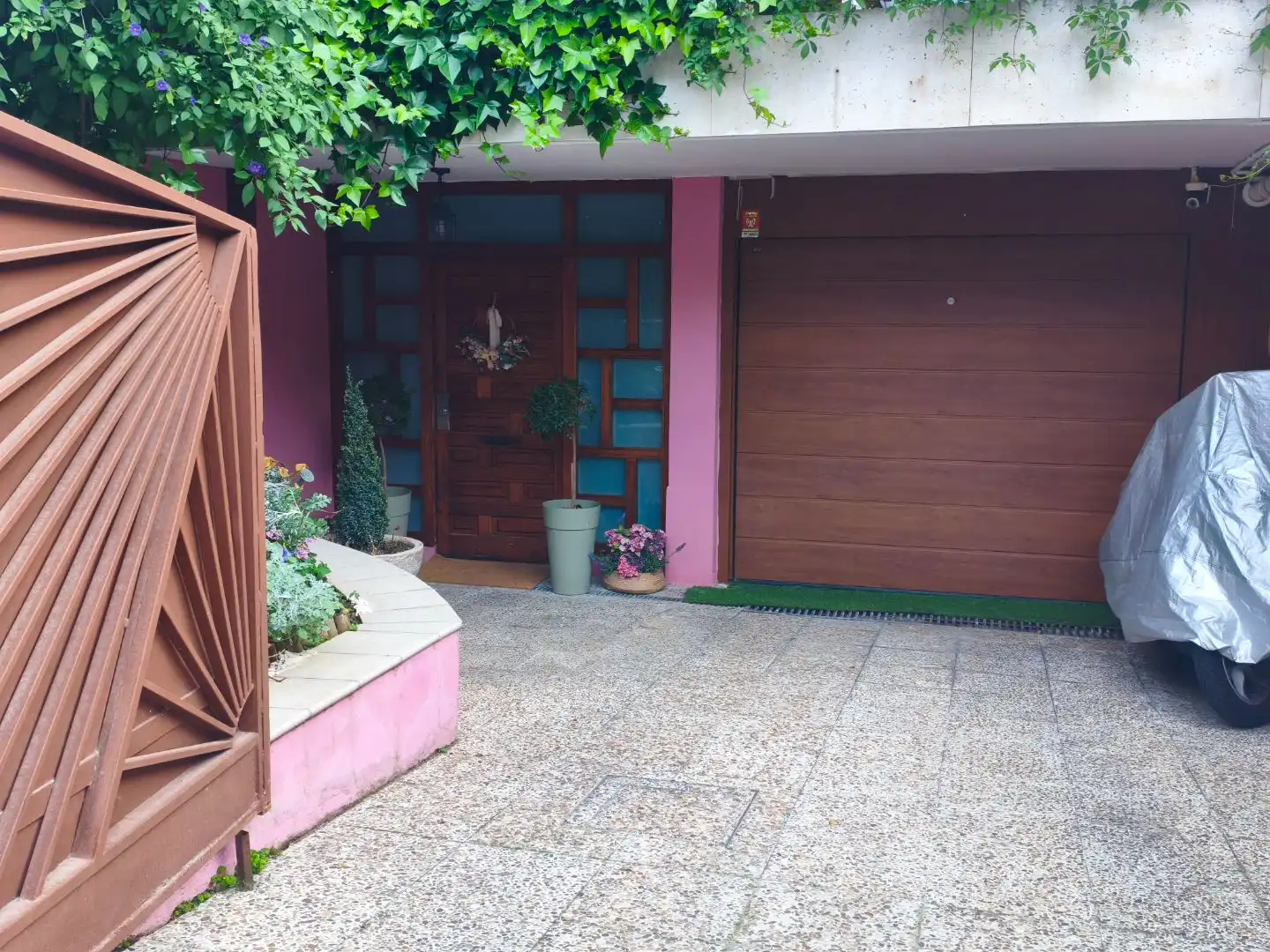 Houses for sale in Calle de José Fentanes, 83, Ciudad Universitaria Houses for sale in Madrid Capital with Balcony