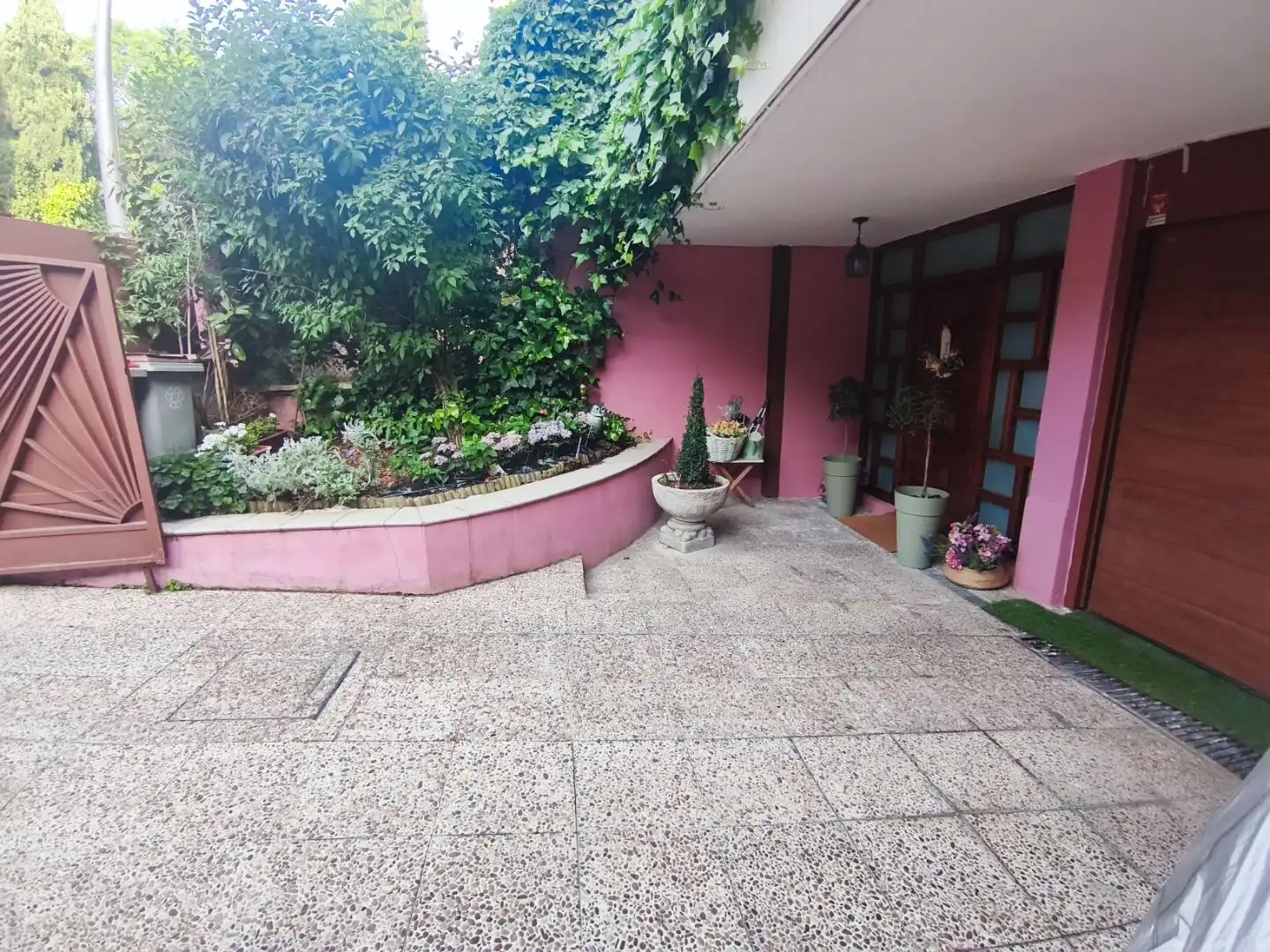 Houses for sale in Calle de José Fentanes, 83, Ciudad Universitaria Terrace of Houses for sale in Madrid Capital with Balcony