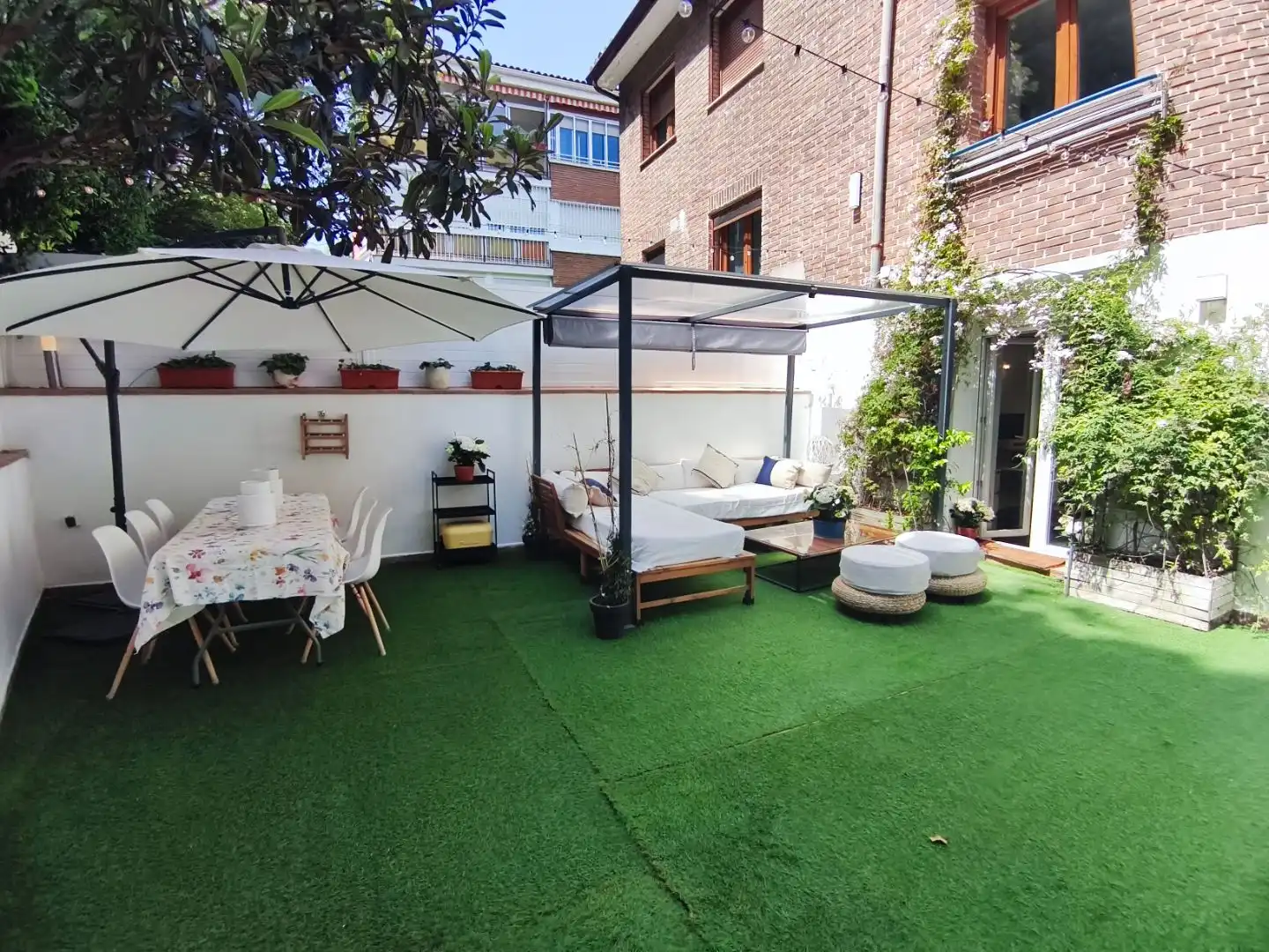 Houses for sale in Calle de José Fentanes, 83, Ciudad Universitaria Terrace of Houses for sale in Madrid Capital with Balcony