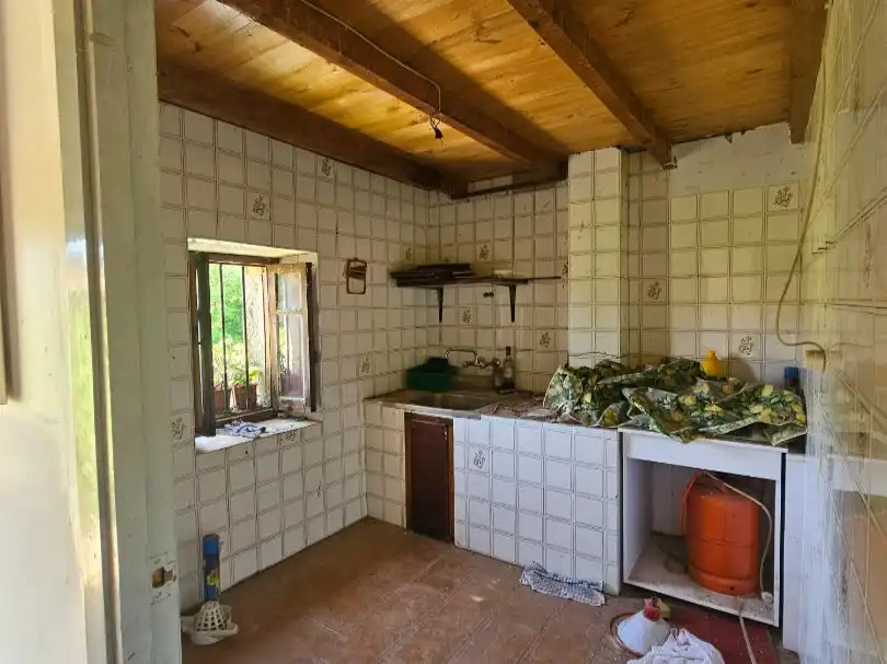 Finca rústica en venta en Riotuerto Cocina de Finca rústica en venta en Riotuerto con Jardín privado