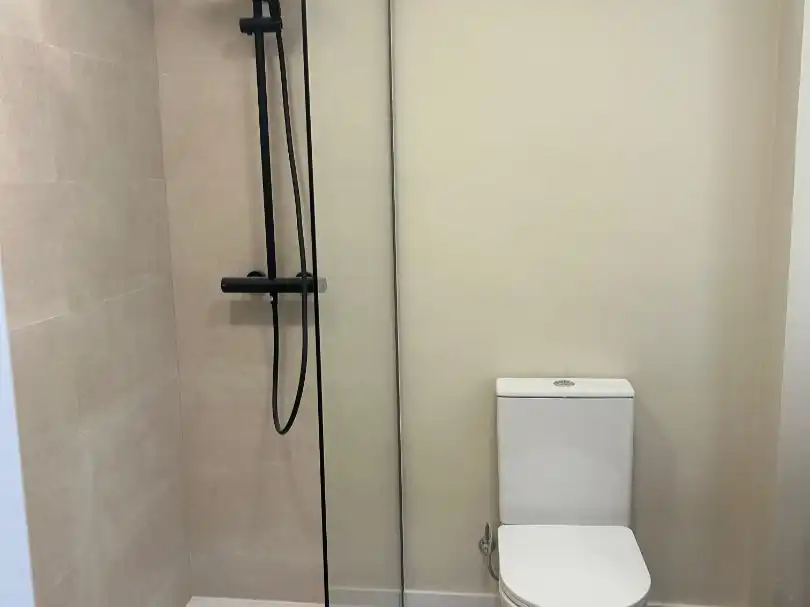 Wohnung zum Verkauf in Calle de Bolivia, 7, La Avanzada - La Cueva Badezimmer von Wohnung zum Verkauf in Fuenlabrada mit Terrasse und Balkon