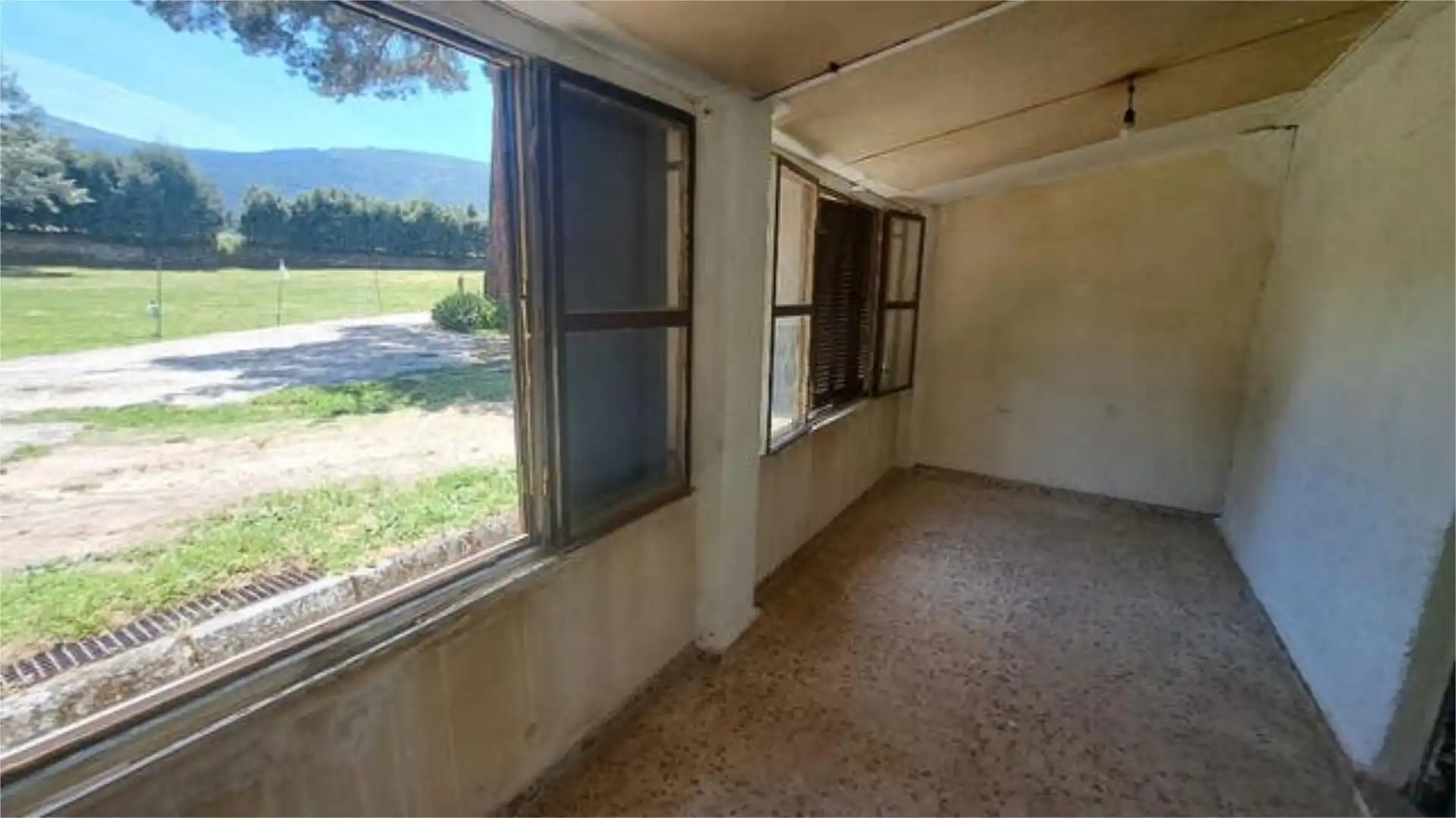 Vista exterior de Casa adosada en venda en Ortigosa del Monte amb Jardí privat