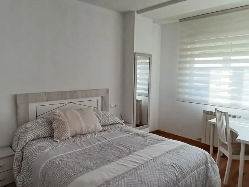 Piso en venta en Calle Presidente Luis Carrizo, 2, Valverde de la Virgen Habitación de Piso en venta en Valverde de la Virgen con Calefacción, Terraza y Amueblado