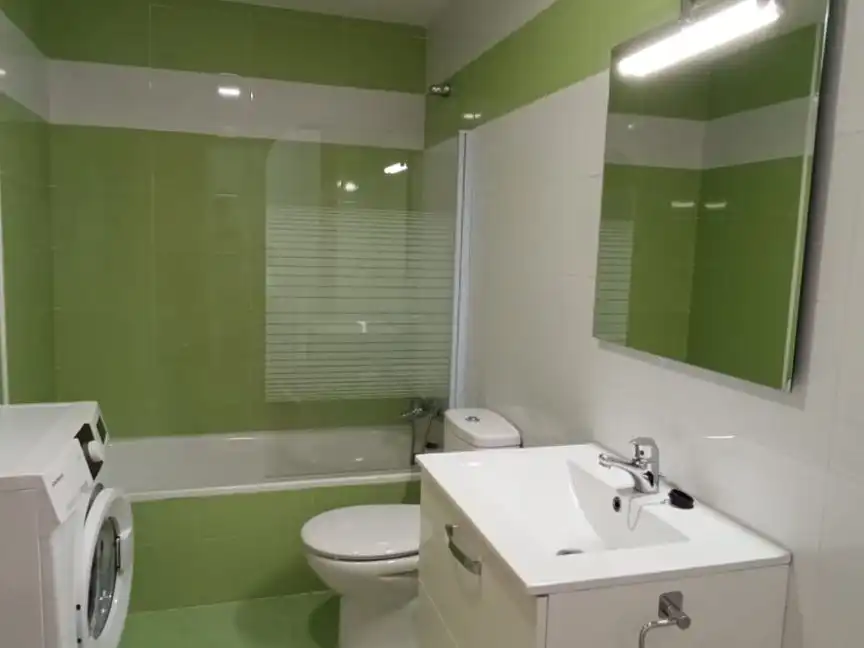 Piso en venta en Calle Presidente Luis Carrizo, 2, Valverde de la Virgen Baño de Piso en venta en Valverde de la Virgen con Calefacción, Terraza y Amueblado