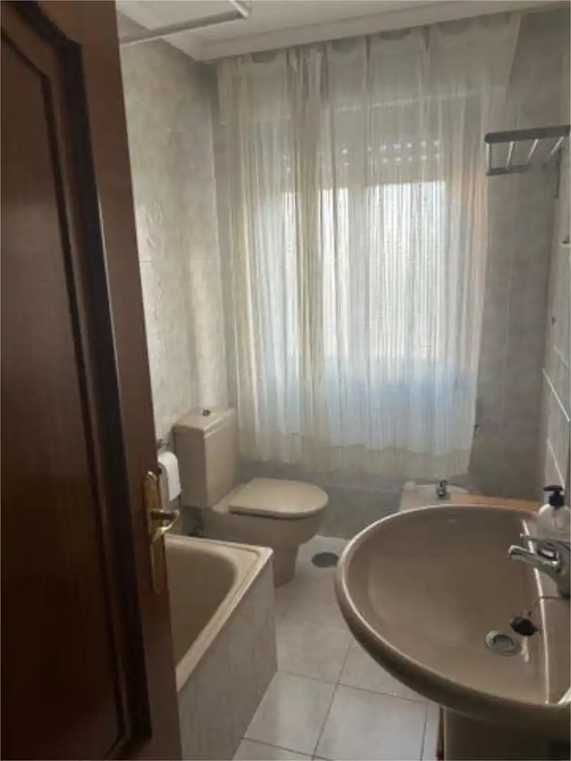 Bathroom of Apartments for rent in Puertollano
