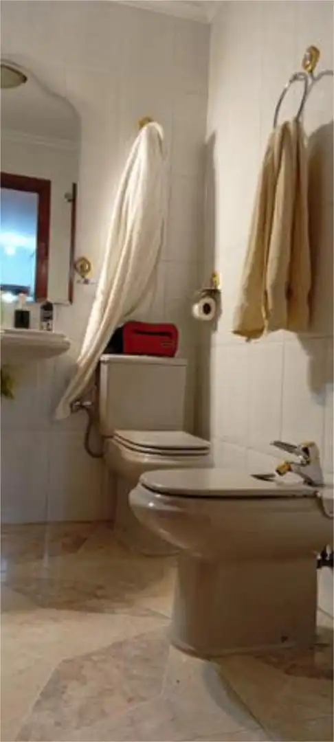 Flat for rent in Los Pinos - El Pilar Bathroom of Flat for rent in Plasencia with Terrace and Furnished